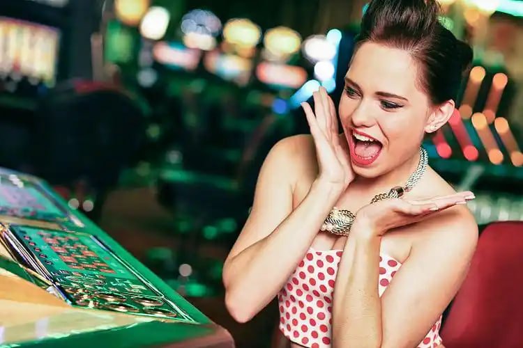 bwenas live casino real dealer table game streamed on a mobile phone